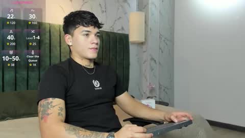 Snapshot of iron_tous chatting on February 12, 8:59 pm Iron Tous online show from February 12, 8:59 pm