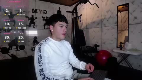 Snapshot of iron_tous chatting on February 13, 8:38 pm Iron Tous online show from February 13, 8:38 pm