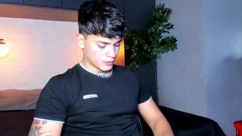 Snapshot of iron_tous chatting on February 28, 8:54 pm Iron Tous online show from February 28, 8:54 pm