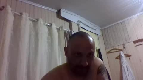 Snapshot of ironeroyce6832 chatting on November 2, 2:36 am ironeroyce6832 online show from November 2, 2:36 am