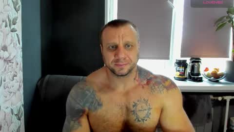 Snapshot of ironhulk22 chatting on October 4, 10:35 am ironhulk22 online show from October 4, 10:35 am