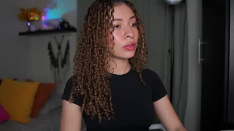 isa_____ online show from October 29, 3:20 am