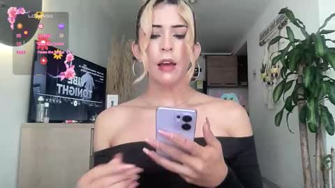 Isabella online show from March 29, 1:11 pm