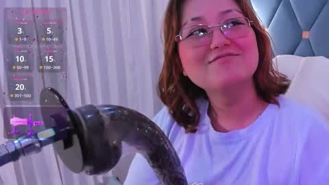 Snapshot of isa_grey_ chatting on September 24, 8:56 pm Isa online show from September 24, 8:56 pm