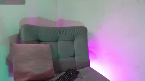 Snapshot of isa_hall chatting on February 8, 10:35 pm Isabella Hall online show from February 8, 10:35 pm