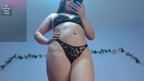 Snapshot of isa_jones1 chatting on January 30, 1:00 am isa_jones1 online show from January 30, 1:00 am
