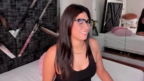 Snapshot of isa_jonness_ chatting on February 20, 12:49 pm oIssaJonneso online show from February 20, 12:49 pm