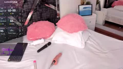 Snapshot of isa_jonness_ chatting on February 24, 1:53 pm oIssaJonneso online show from February 24, 1:53 pm