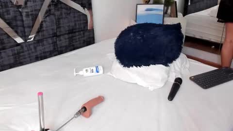 Snapshot of isa_jonness_ chatting on March 14, 4:23 pm oIssaJonneso online show from March 14, 4:23 pm