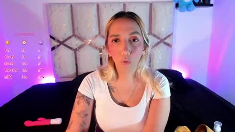 isa_klein online show from May 14, 5:03 am