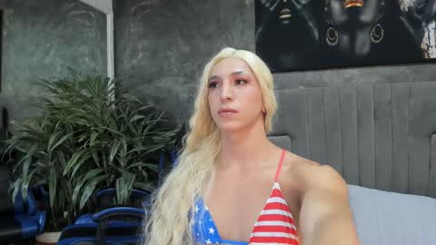 Snapshot of isa_lancaster chatting on September 27, 7:30 pm Isa Lancaster online show from September 27, 7:30 pm