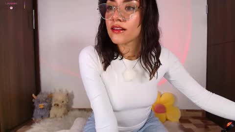 Isabella Laurentt  online show from May 14, 11:44 pm
