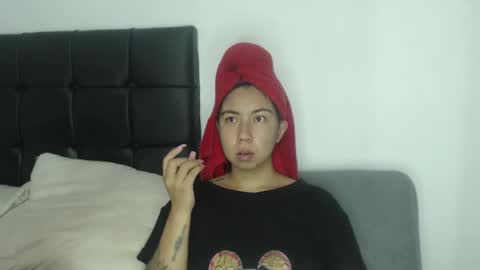 Snapshot of isa_mey chatting on December 3, 2:36 am Isa online show from December 3, 2:36 am