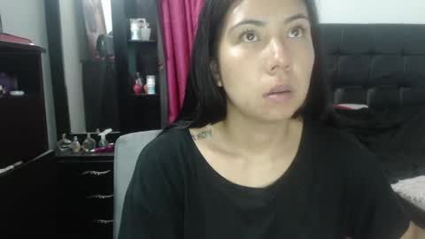 Snapshot of isa_mey chatting on December 31, 2:40 am Isa online show from December 31, 2:40 am