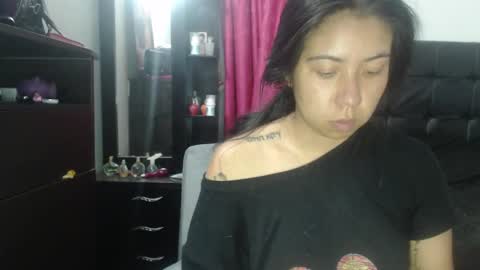 Snapshot of isa_mey chatting on January 3, 1:59 am Isa online show from January 3, 1:59 am
