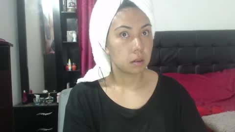 Snapshot of isa_mey chatting on January 21, 3:15 am Isa online show from January 21, 3:15 am