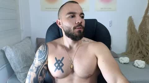 Isaac carter online show from November 18, 11:03 am