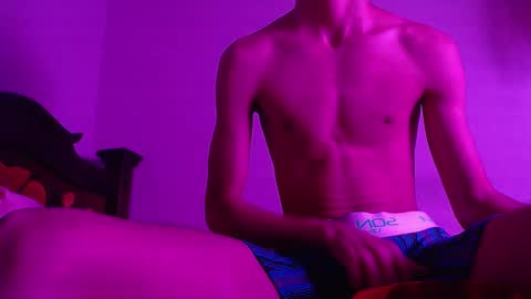 Snapshot of isaaclatino chatting on December 21, 5:36 am isaac online show from December 21, 5:36 am