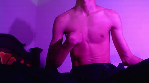 Snapshot of isaaclatino chatting on December 28, 2:01 am isaac online show from December 28, 2:01 am