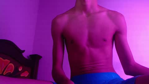 Snapshot of isaaclatino chatting on January 6, 5:52 am isaac online show from January 6, 5:52 am