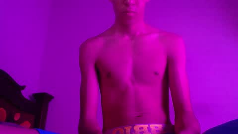 Snapshot of isaaclatino chatting on January 9, 5:02 am isaac online show from January 9, 5:02 am