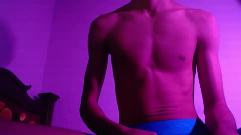 Snapshot of isaaclatino chatting on January 13, 3:56 am isaac online show from January 13, 3:56 am