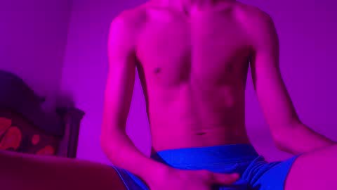 Snapshot of isaaclatino chatting on February 1, 6:43 am isaac online show from February 1, 6:43 am