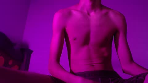 Snapshot of isaaclatino chatting on February 7, 9:47 am isaac online show from February 7, 9:47 am