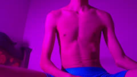 Snapshot of isaaclatino chatting on February 12, 4:33 am isaac online show from February 12, 4:33 am