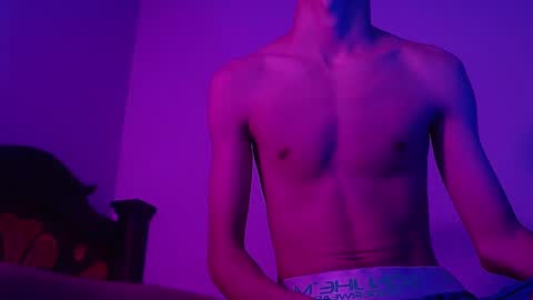 Snapshot of isaaclatino chatting on February 15, 7:16 am isaac online show from February 15, 7:16 am