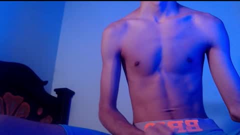 Snapshot of isaaclatino chatting on February 25, 2:47 am isaac online show from February 25, 2:47 am