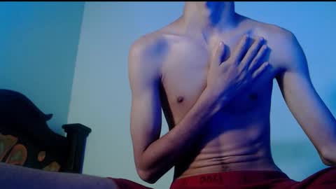 Snapshot of isaaclatino chatting on March 4, 7:08 am isaac online show from March 4, 7:08 am