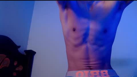 Snapshot of isaaclatino chatting on March 11, 6:53 am isaac online show from March 11, 6:53 am