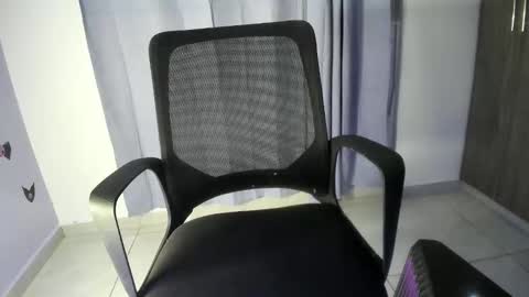 Snapshot of isaaclatino chatting on September 25, 5:22 am isaac online show from September 25, 5:22 am