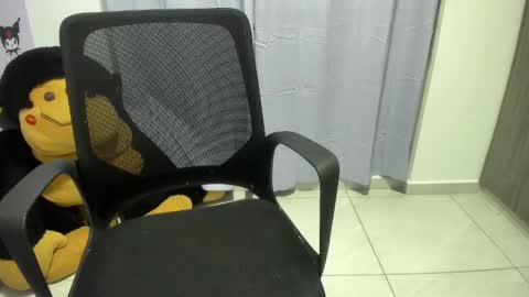 Snapshot of isaaclatino chatting on October 19, 1:06 am isaac online show from October 19, 1:06 am