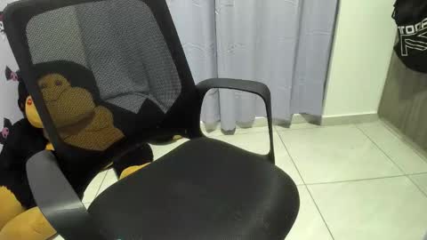 Snapshot of isaaclatino chatting on October 26, 5:02 am isaac online show from October 26, 5:02 am