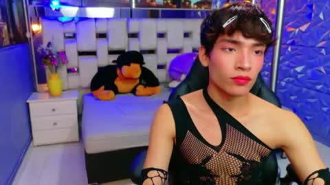 isaacnova online show from April 2, 7:11 pm