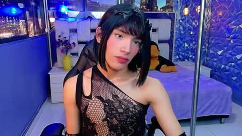 isaacnova online show from May 20, 8:15 pm