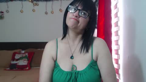 Isabeel Sofia online show from December 11, 5:59 pm
