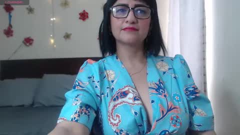 Isabeel Sofia online show from March 7, 4:33 pm