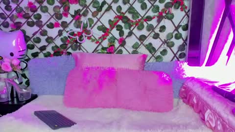 Isa online show from May 13, 9:44 pm