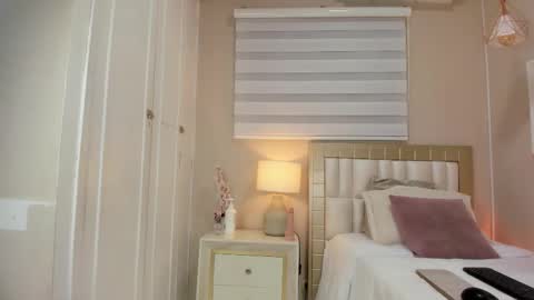 Snapshot of isabela__x chatting on March 23, 11:25 am isabela__x online show from March 23, 11:25 am