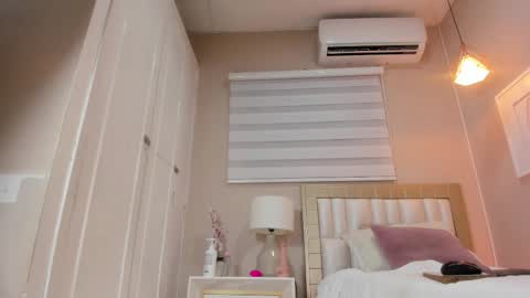 Snapshot of isabela__x chatting on March 28, 11:32 am isabela__x online show from March 28, 11:32 am