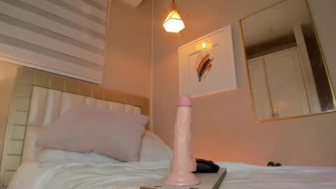 isabela__x online show from May 11, 4:04 pm