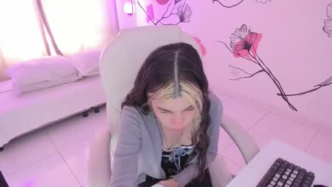 isabela_fiorelli online show from September 16, 1:45 pm