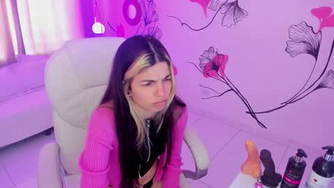 isabela_fiorelli online show from November 18, 1:04 pm