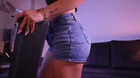 Isabela online show from May 16, 11:42 am