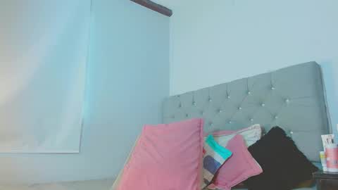 isabela online show from January 14, 2:55 pm