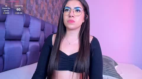 Isabela Angell  online show from January 2, 9:39 pm