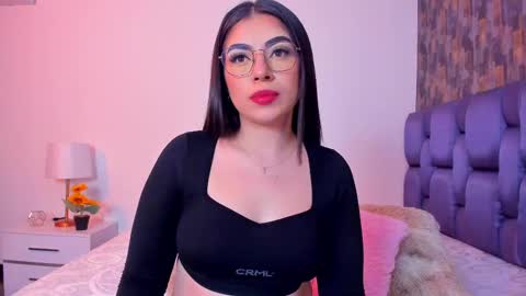 Isabela Angell  online show from February 25, 9:46 pm
